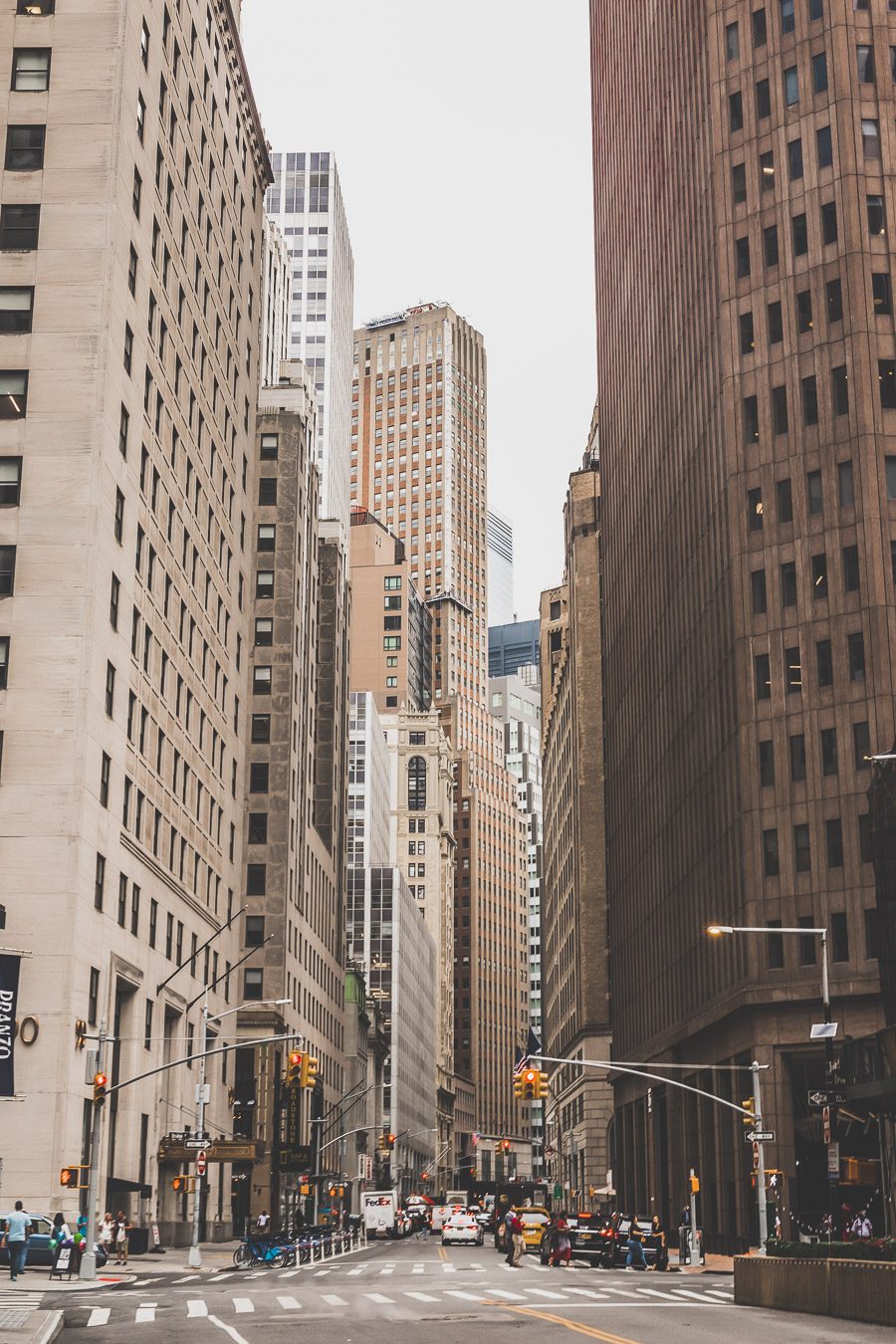 Wall street : Lower Manhattan