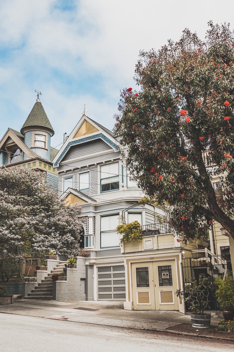 Vous souhaitez visiter San Francisco en 3 jours lors d'un voyage aux Etats-Unis ? Suivez le guide ! Vous trouverez dans cet article les lieux à voir à San Francisco et autres conseils pratiques. San Francisco aesthetic / San Francisco photography / San Francisco city / San francisco things to do in / San francisco voyage / Carnet de voyage San Francisco / Visite San Francisco / Golden Gate bridge / Etats Unis aesthetic / Etats Unis paysages / Etats Unis voyage / Voyage aux Etats Unis