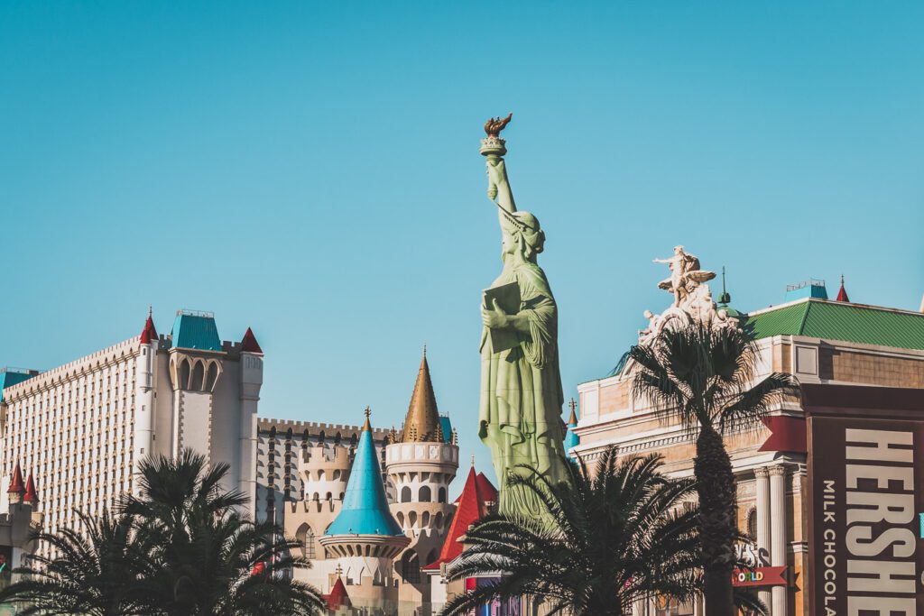 Vous souhaitez visiter Las Vegas en un jour ? Suivez le guide ! Etats Unis aesthetic / Etats Unis paysages / Etats Unis voyage / Voyage aux Etats Unis / Amérique du Nord / Voyage / Las Vegas aesthetic / Las Vegas casino / Ouest americain road trip / Ouest americain paysage / Ouest americain photo / Ouest americain aesthetic / voyage ouest americain / roadtrip ouest américain / Circuit ouest americain / road trip ouest americain 15 jours / ouest americain en famille / Nevada