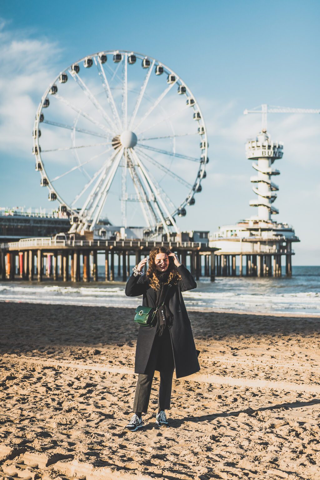 La Haye est une belle ville historique située aux Pays-Bas le long de la mer du Nord. Avec son architecture, ses musées incroyables et sa scène culturelle dynamique, c'est l'une des destinations les plus excitantes d'Europe pour les voyageurs. Que vous recherchiez une escapade romantique ou une expérience, La Haye est sûre de laisser une impression. Avec ses canaux époustouflants, ses parcs époustouflants et sa vie nocturne animée, il y en a pour tous les goûts dans cette ville animée.