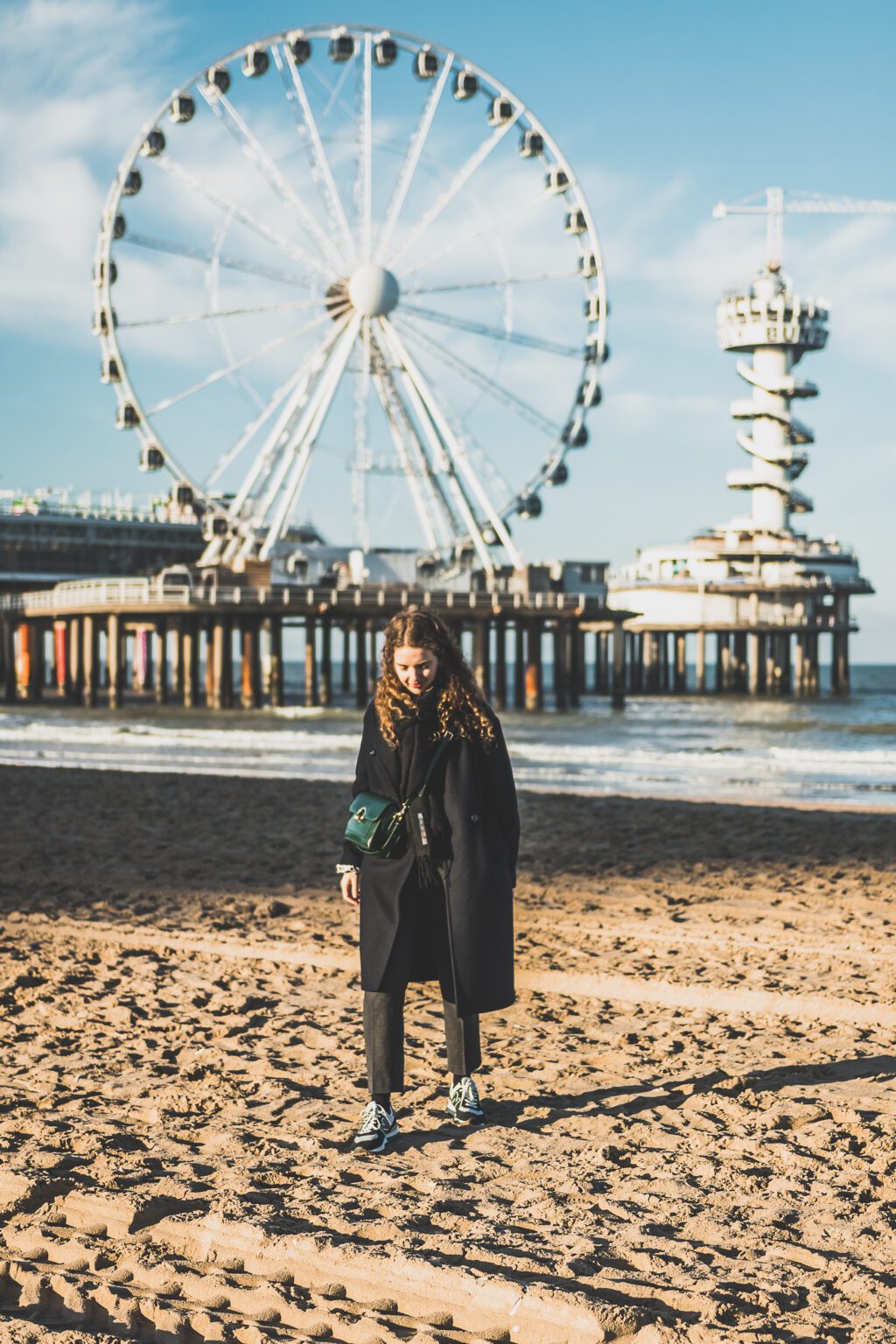 La Haye est une belle ville historique située aux Pays-Bas le long de la mer du Nord. Avec son architecture, ses musées incroyables et sa scène culturelle dynamique, c'est l'une des destinations les plus excitantes d'Europe pour les voyageurs. Que vous recherchiez une escapade romantique ou une expérience, La Haye est sûre de laisser une impression. Avec ses canaux époustouflants, ses parcs époustouflants et sa vie nocturne animée, il y en a pour tous les goûts dans cette ville animée.