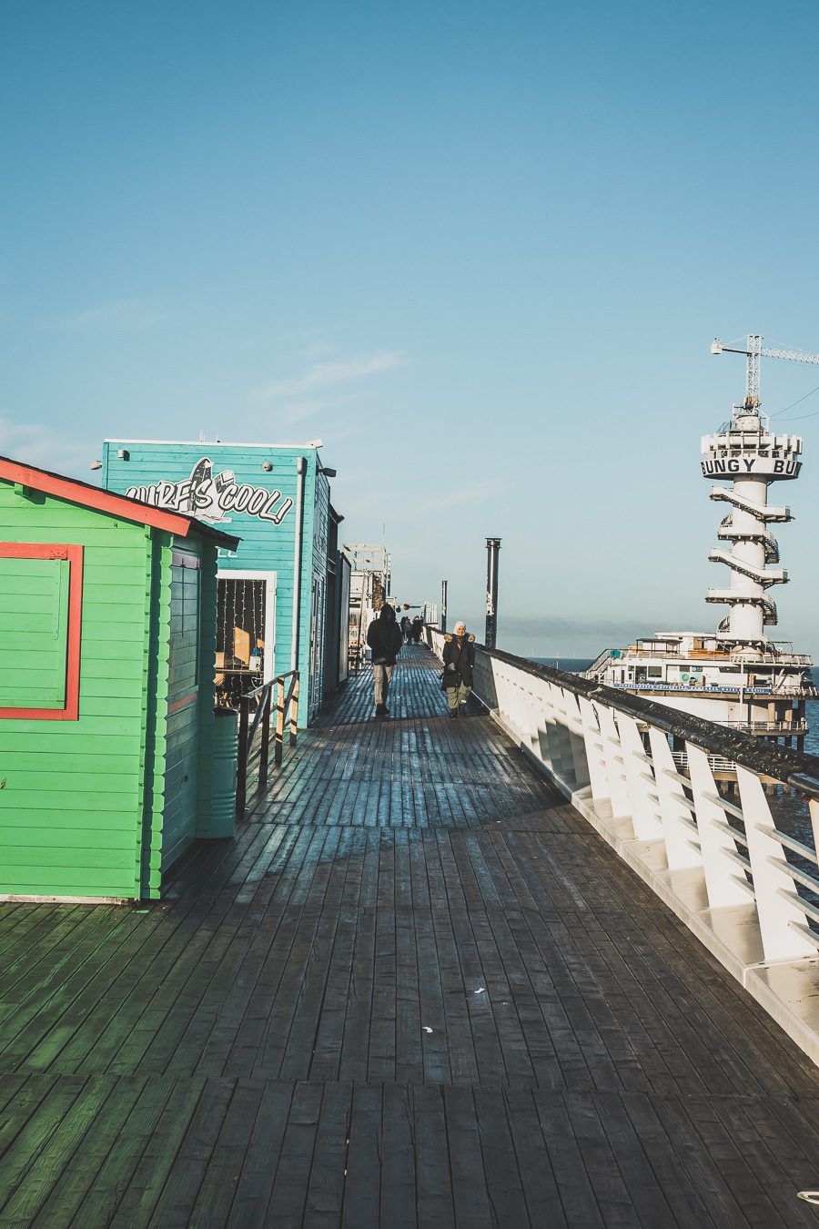 La Haye est une belle ville historique située aux Pays-Bas le long de la mer du Nord. Avec son architecture, ses musées incroyables et sa scène culturelle dynamique, c'est l'une des destinations les plus excitantes d'Europe pour les voyageurs. Que vous recherchiez une escapade romantique ou une expérience, La Haye est sûre de laisser une impression. Avec ses canaux époustouflants, ses parcs époustouflants et sa vie nocturne animée, il y en a pour tous les goûts dans cette ville animée.