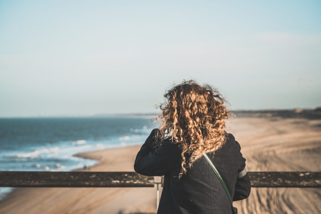 La Haye est une belle ville historique située aux Pays-Bas le long de la mer du Nord. Avec son architecture, ses musées incroyables et sa scène culturelle dynamique, c'est l'une des destinations les plus excitantes d'Europe pour les voyageurs. Que vous recherchiez une escapade romantique ou une expérience, La Haye est sûre de laisser une impression. Avec ses canaux époustouflants, ses parcs époustouflants et sa vie nocturne animée, il y en a pour tous les goûts dans cette ville animée.