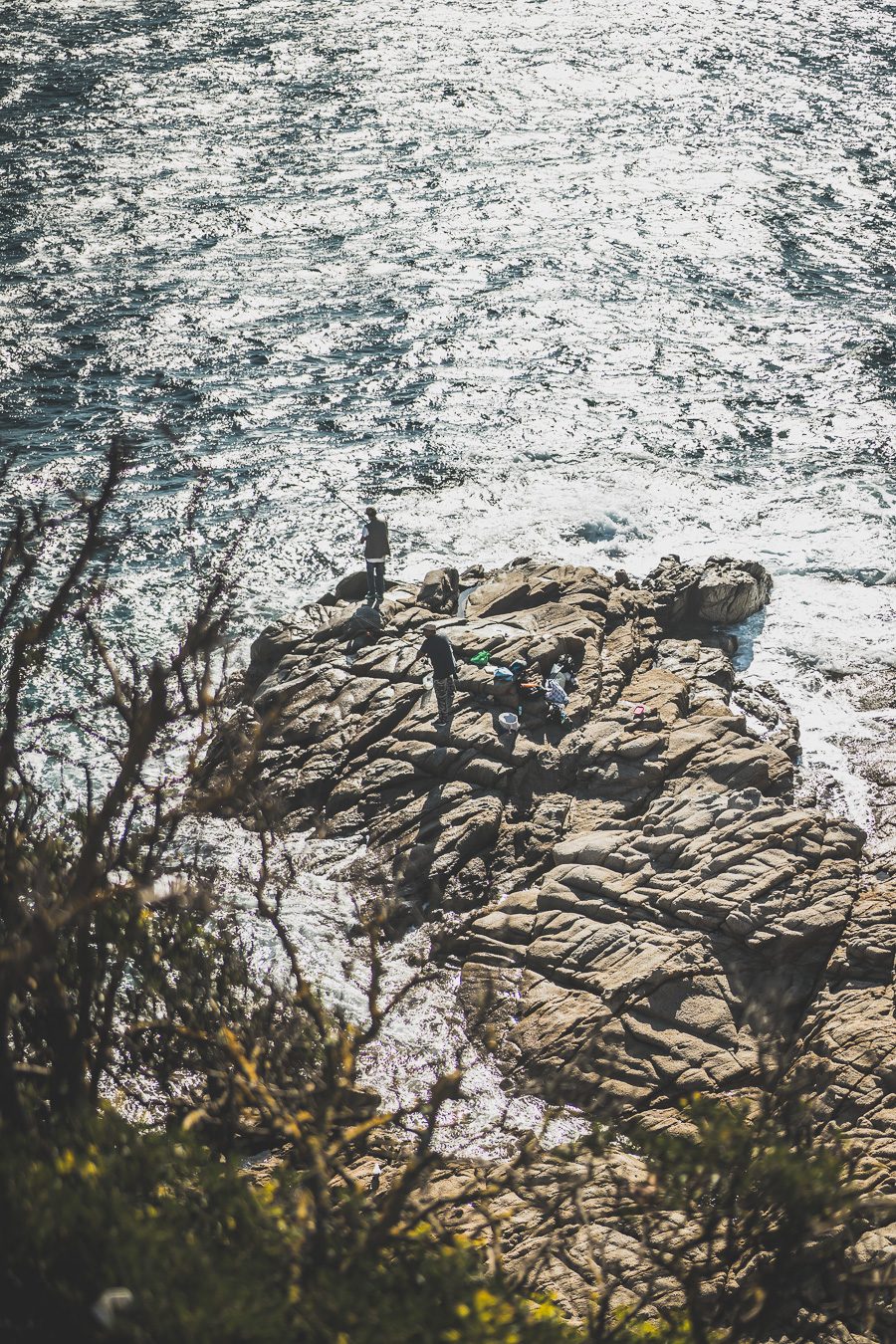 Nichée le long de la Costa Brava espagnole, Lloret de Mar offre un cadre côtier époustouflant, une vie nocturne animée et de nombreuses attractions. De certaines des plus belles plages du pays à une gamme passionnante de restaurants, bars et clubs, en passant par les attractions culturelles de sa vieille ville, cette ville animée a quelque chose pour tout le monde. Alors venez explorer le meilleur de la côte méditerranéenne espagnole et découvrez tout ce que Lloret de Mar a à offrir !