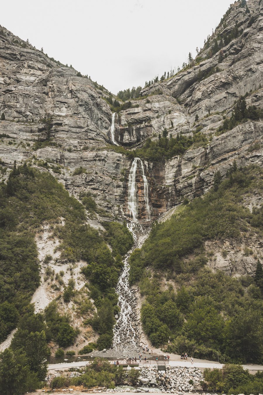 Embarquez pour un voyage de découverte et d'aventure alors que vous embarquez pour un road trip dans l'ouest américain de 2 semaines ! Explorez certains des paysages les plus époustouflants de l'Ouest américain. Vous visiterez des villes dynamiques, vous immergerez dans la culture unique de la région. Avec de nombreuses activités, attractions et merveilles naturelles à explorer comme Yellowstone, Las Vegas ou encore la route 66, ce sera à coup sûr un road trip inoubliable !