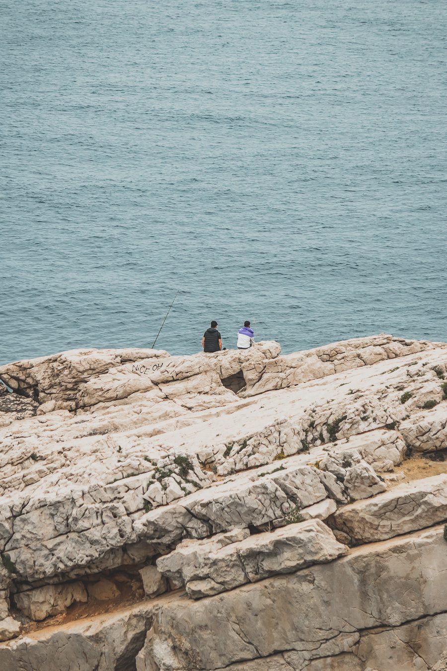 Voici un guide pour passer un week end à Marseille. Marseille est la destination idéale, offrant des paysages époustouflants, une cuisine délicieuse... Qu'il s'agisse d'explorer la riche culture de la ville, de se détendre sur ses plages immaculées ou de goûter à certains de ses plats de renommée mondiale, il y en a pour tous les goûts dans cette ville portuaire animée. Alors faites vos valises et préparez-vous pour un week end à Marseille que vous n'oublierez pas de sitôt.