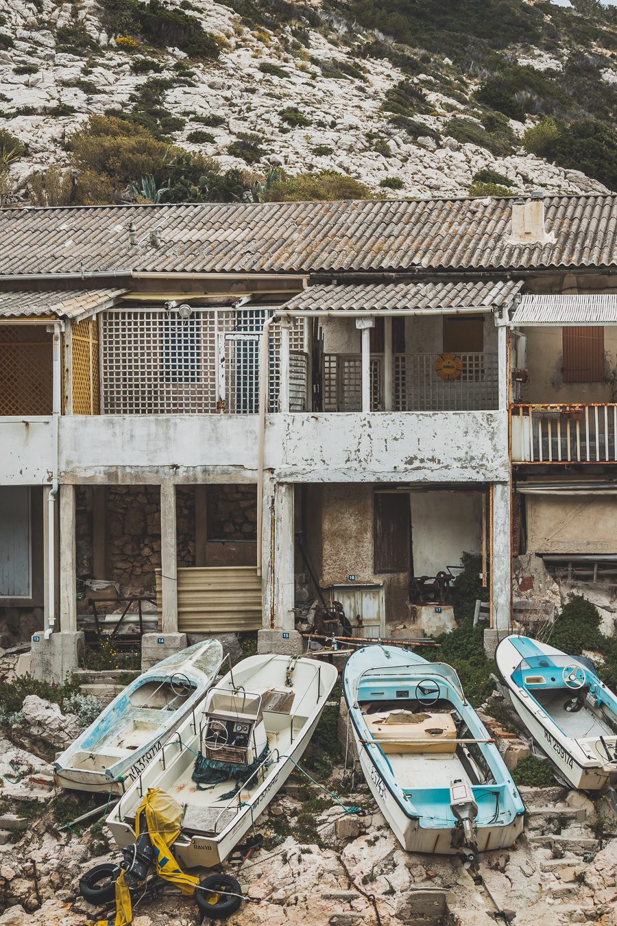 Voici un guide pour passer un week end à Marseille. Marseille est la destination idéale, offrant des paysages époustouflants, une cuisine délicieuse... Qu'il s'agisse d'explorer la riche culture de la ville, de se détendre sur ses plages immaculées ou de goûter à certains de ses plats de renommée mondiale, il y en a pour tous les goûts dans cette ville portuaire animée. Alors faites vos valises et préparez-vous pour un week end à Marseille que vous n'oublierez pas de sitôt.