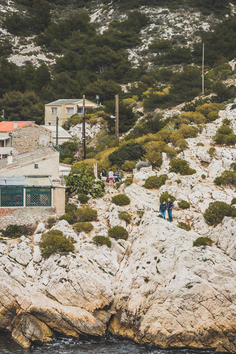 Voici un guide pour passer un week end à Marseille. Marseille est la destination idéale, offrant des paysages époustouflants, une cuisine délicieuse... Qu'il s'agisse d'explorer la riche culture de la ville, de se détendre sur ses plages immaculées ou de goûter à certains de ses plats de renommée mondiale, il y en a pour tous les goûts dans cette ville portuaire animée. Alors faites vos valises et préparez-vous pour un week end à Marseille que vous n'oublierez pas de sitôt.