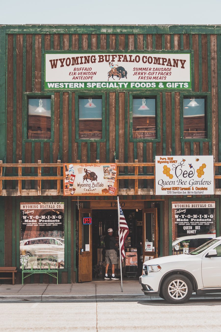 Embarquez pour un voyage de découverte et d'aventure alors que vous embarquez pour un road trip dans l'ouest américain de 2 semaines ! Explorez certains des paysages les plus époustouflants de l'Ouest américain. Vous visiterez des villes dynamiques, vous immergerez dans la culture unique de la région. Avec de nombreuses activités, attractions et merveilles naturelles à explorer comme Yellowstone, Las Vegas ou encore la route 66, ce sera à coup sûr un road trip inoubliable !