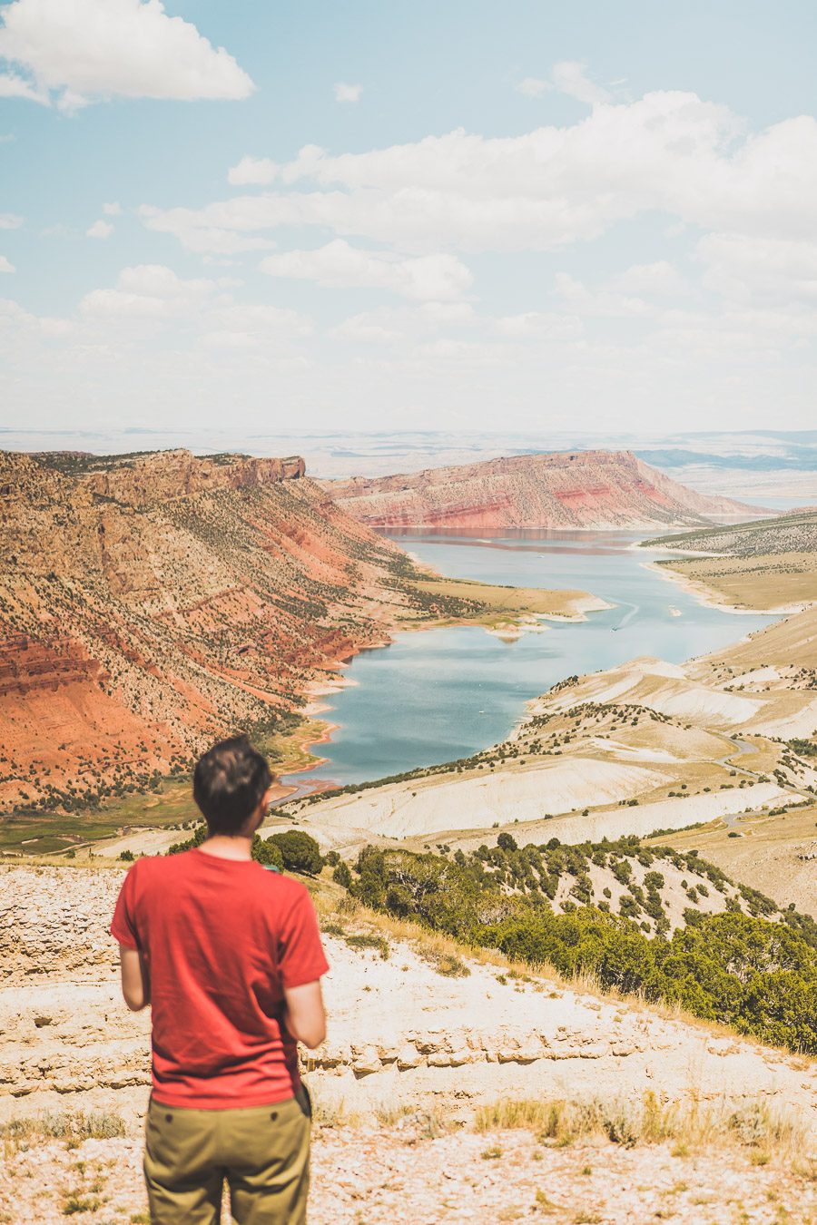 Embarquez pour un voyage de découverte et d'aventure alors que vous embarquez pour un road trip dans l'ouest américain de 2 semaines ! Explorez certains des paysages les plus époustouflants de l'Ouest américain. Vous visiterez des villes dynamiques, vous immergerez dans la culture unique de la région. Avec de nombreuses activités, attractions et merveilles naturelles à explorer comme Yellowstone, Las Vegas ou encore la route 66, ce sera à coup sûr un road trip inoubliable !