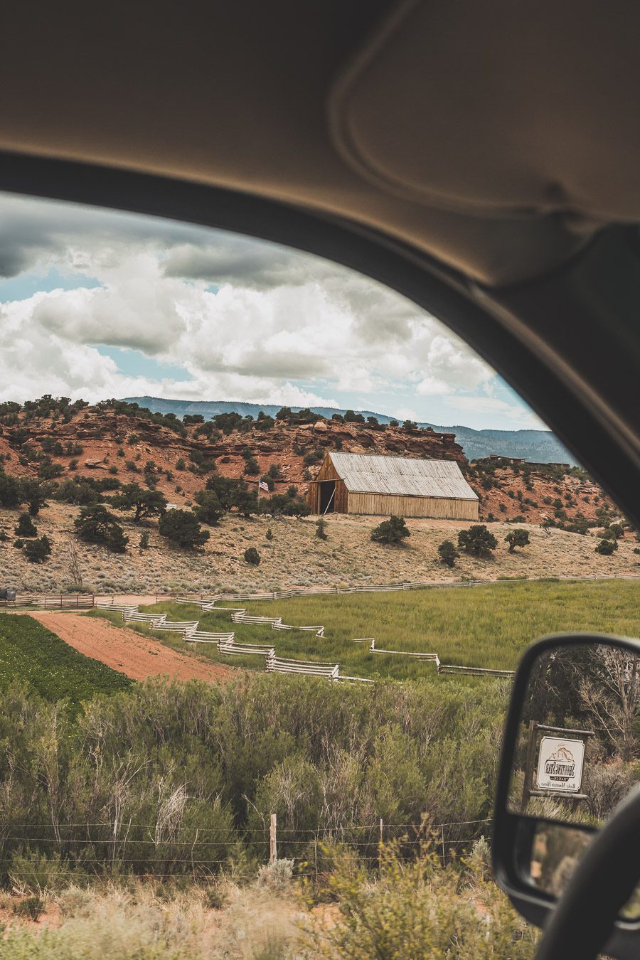 Pensez à la location d'un van aux USA. Vous pourrez ainsi explorer les États-Unis dans votre maison loin de chez vous, lors d'un road trip dans l'ouest américain. Vous découvrirez ainsi Yellowstone, Grand Teton, Las Vegas, Palm Springs et bien d'autres endroits uniques... Que vous recherchiez une escapade romantique ou une aventure passionnante en famille, la location de van aux États-Unis peut vous aider à faire de votre voyage un moment inoubliable. Voyage en van / Road trip ouest américain 