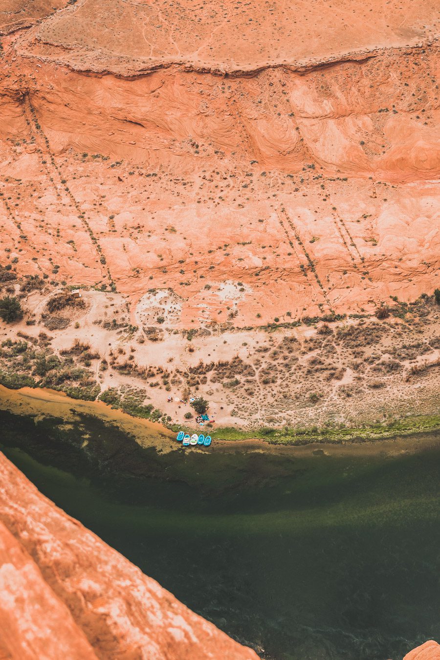 Embarquez pour un voyage de découverte et d'aventure alors que vous embarquez pour un road trip dans l'ouest américain de 2 semaines ! Explorez certains des paysages les plus époustouflants de l'Ouest américain. Vous visiterez des villes dynamiques, vous immergerez dans la culture unique de la région. Avec de nombreuses activités, attractions et merveilles naturelles à explorer comme Yellowstone, Las Vegas ou encore la route 66, ce sera à coup sûr un road trip inoubliable !