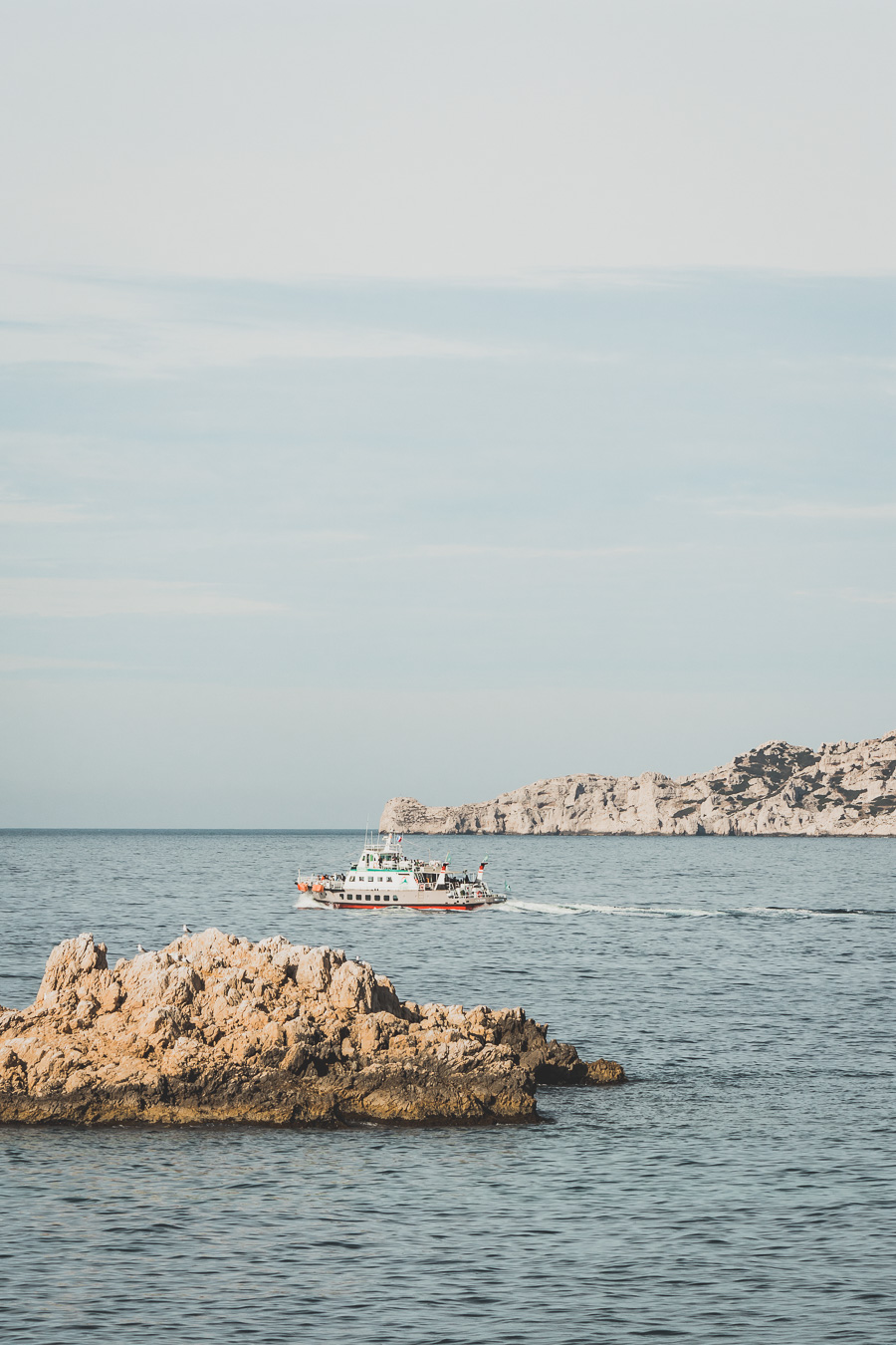 Voici un guide pour passer un week end à Marseille. Marseille est la destination idéale, offrant des paysages époustouflants, une cuisine délicieuse... Qu'il s'agisse d'explorer la riche culture de la ville, de se détendre sur ses plages immaculées ou de goûter à certains de ses plats de renommée mondiale, il y en a pour tous les goûts dans cette ville portuaire animée. Alors faites vos valises et préparez-vous pour un week end à Marseille que vous n'oublierez pas de sitôt.