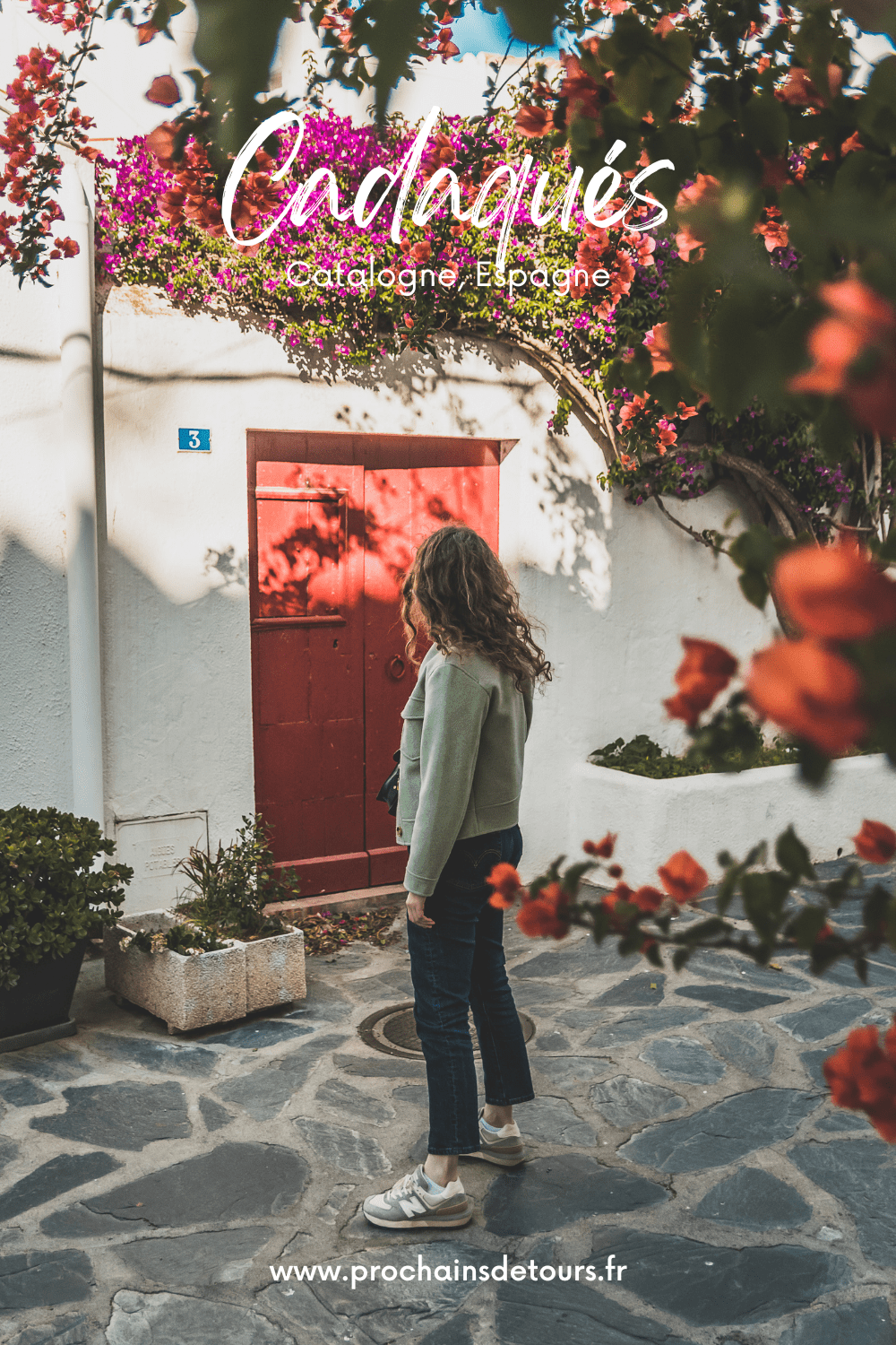 Découvrez Cadaqués, un joyau de la Catalogne en Espagne. Mais alors, que faire à Cadaqués ? Partez en road trip à travers ce paysage enchanteur et laissez-vous séduire par ses plages de rêve. Que vous soyez en couple, en famille ou entre amis, cette destination est parfaite pour des vacances inoubliables. Avec son ambiance bohème et ses maisons blanches, chaque coin de rue vous émerveillera. Ne manquez pas cette opportunité de vivre un road trip à travers la Costa Brava.