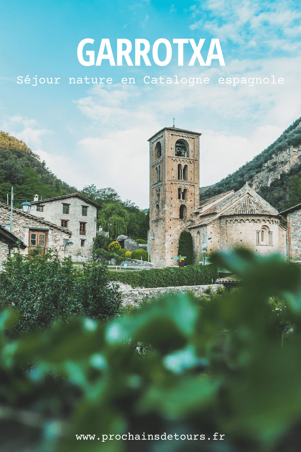 Découvrez le parc naturel de la zone volcanique de la Garrotxa, une destination de rêve pour vos vacances en Europe ! Partez en road trip à la découverte de paysages époustouflants et de villages pittoresques. Explorez les beaux villages d'Espagne, imprégnez-vous de la culture catalane et laissez-vous charmer par la douceur de vivre. Alors, prêt à vivre une expérience inoubliable ? Organisez dès maintenant votre prochain voyage en Catalogne et profitez de la beauté de la Garrotxa.