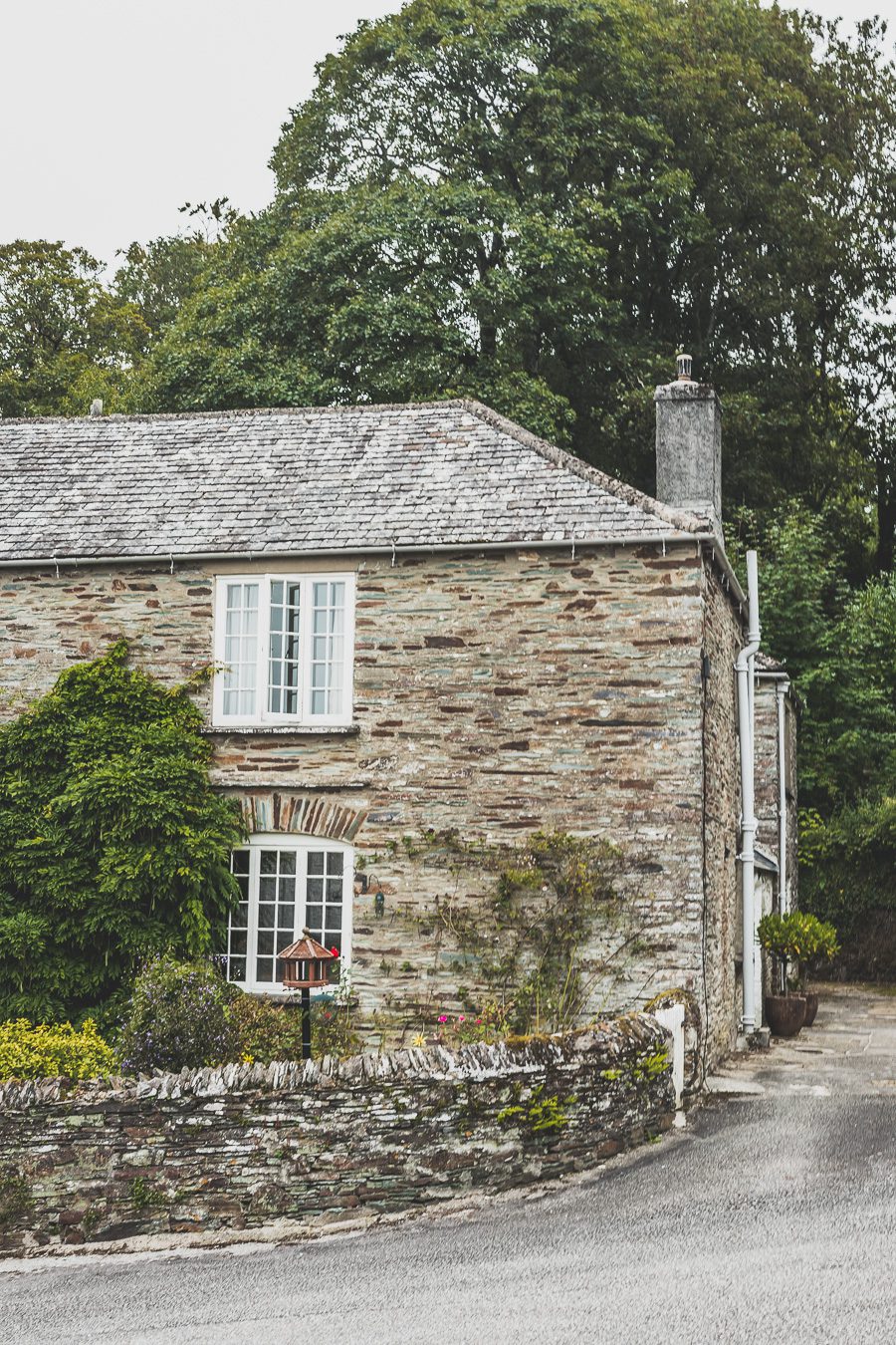 🌊 Explorez le charme époustouflant du Devon en Angleterre ! De la majestueuse Côte jurassique aux villages pittoresques, vos vacances en Angleterre seront inoubliables. Plongez dans une aventure inédite, parcourez les paysages du Royaume-Uni et créez des souvenirs magiques. Que vous soyez passionné de road trip ou adepte de la vanlife, le Devon offre des trésors à découvrir. Réservez dès maintenant votre escapade et laissez-vous séduire par le Sud de l’Angleterre. 🚗✨ #VacancesAngleterre 