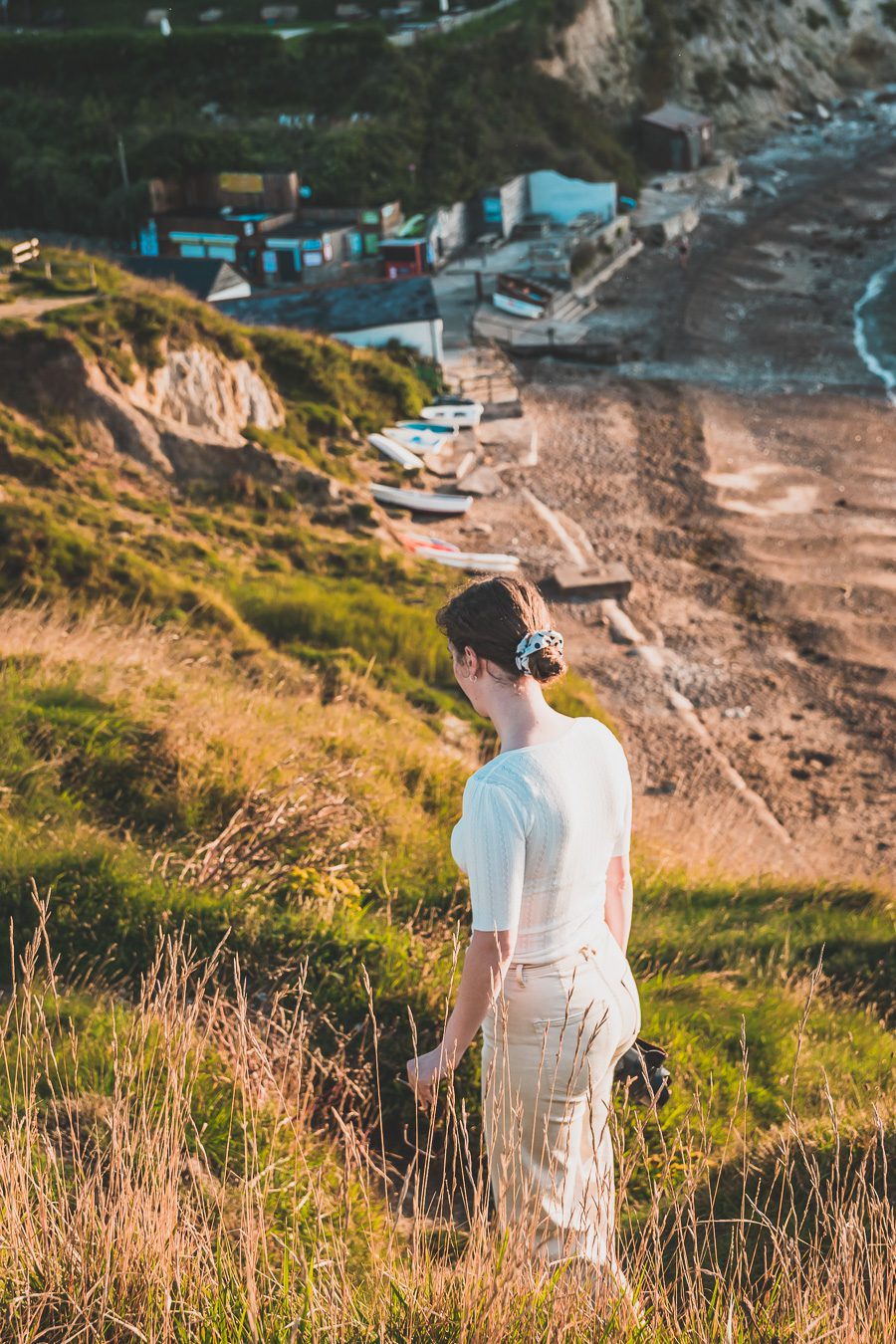 Découvrez la beauté du Dorset, une destination incontournable pour les amoureux de nature. Avec sa célèbre Côte jurassique, ses paysages à couper le souffle et ses charmants villages, le Dorset offre une expérience de voyage inoubliable. Partez en road trip dans le sud de l'Angleterre et explorez des sites emblématiques. Que vous soyez en couple, en famille ou entre amis, le Dorset vous promet des vacances en Europe superbes. Planifiez dès maintenant votre escapade au Dorset !