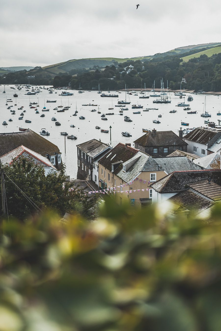 🌊 Explorez le charme époustouflant du Devon en Angleterre ! De la majestueuse Côte jurassique aux villages pittoresques, vos vacances en Angleterre seront inoubliables. Plongez dans une aventure inédite, parcourez les paysages du Royaume-Uni et créez des souvenirs magiques. Que vous soyez passionné de road trip ou adepte de la vanlife, le Devon offre des trésors à découvrir. Réservez dès maintenant votre escapade et laissez-vous séduire par le Sud de l’Angleterre. 🚗✨ #VacancesAngleterre 