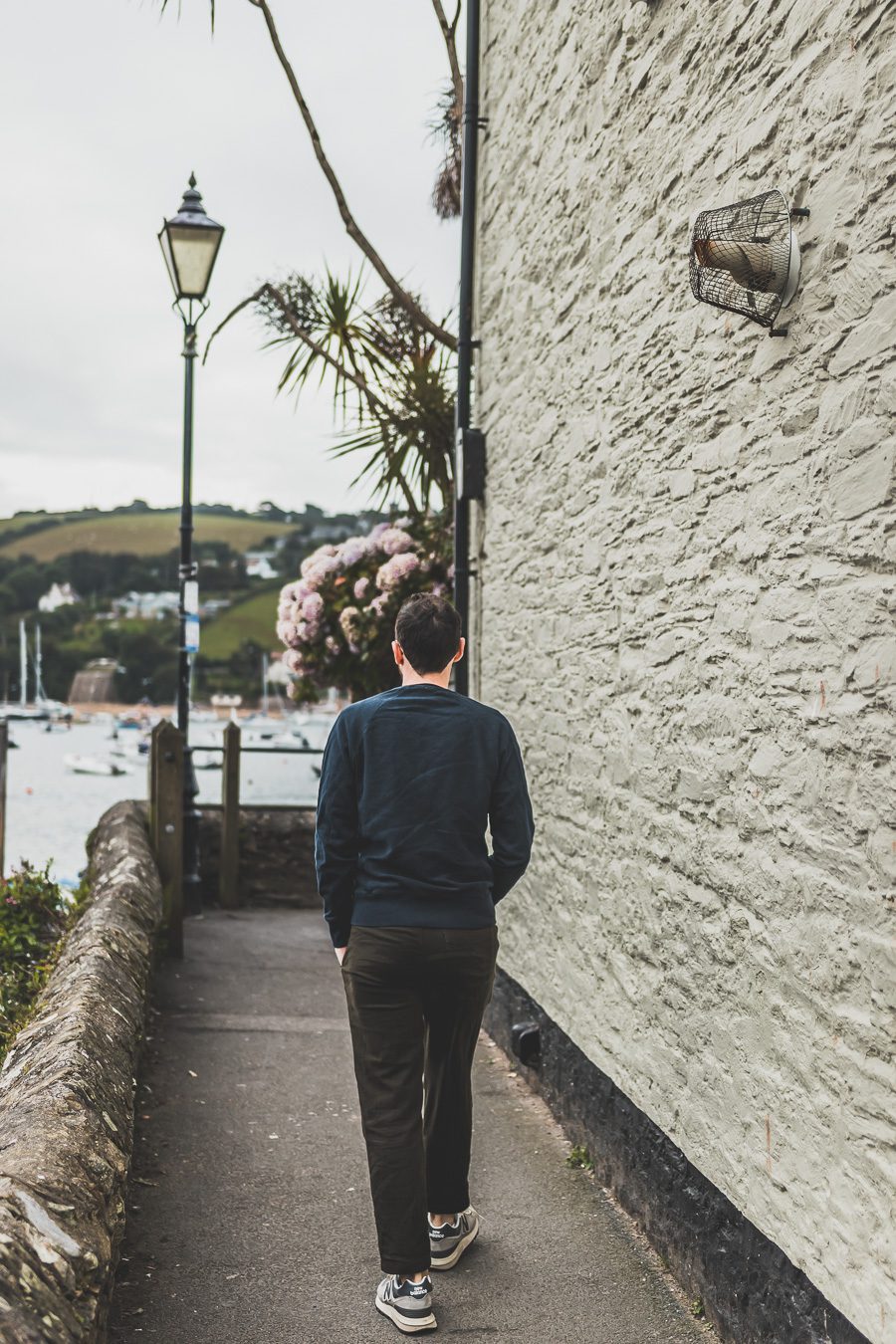 🌊 Explorez le charme époustouflant du Devon en Angleterre ! De la majestueuse Côte jurassique aux villages pittoresques, vos vacances en Angleterre seront inoubliables. Plongez dans une aventure inédite, parcourez les paysages du Royaume-Uni et créez des souvenirs magiques. Que vous soyez passionné de road trip ou adepte de la vanlife, le Devon offre des trésors à découvrir. Réservez dès maintenant votre escapade et laissez-vous séduire par le Sud de l’Angleterre. 🚗✨ #VacancesAngleterre 