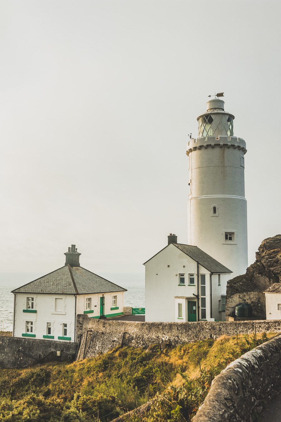 🌊 Explorez le charme époustouflant du Devon en Angleterre ! De la majestueuse Côte jurassique aux villages pittoresques, vos vacances en Angleterre seront inoubliables. Plongez dans une aventure inédite, parcourez les paysages du Royaume-Uni et créez des souvenirs magiques. Que vous soyez passionné de road trip ou adepte de la vanlife, le Devon offre des trésors à découvrir. Réservez dès maintenant votre escapade et laissez-vous séduire par le Sud de l’Angleterre. 🚗✨ #VacancesAngleterre 