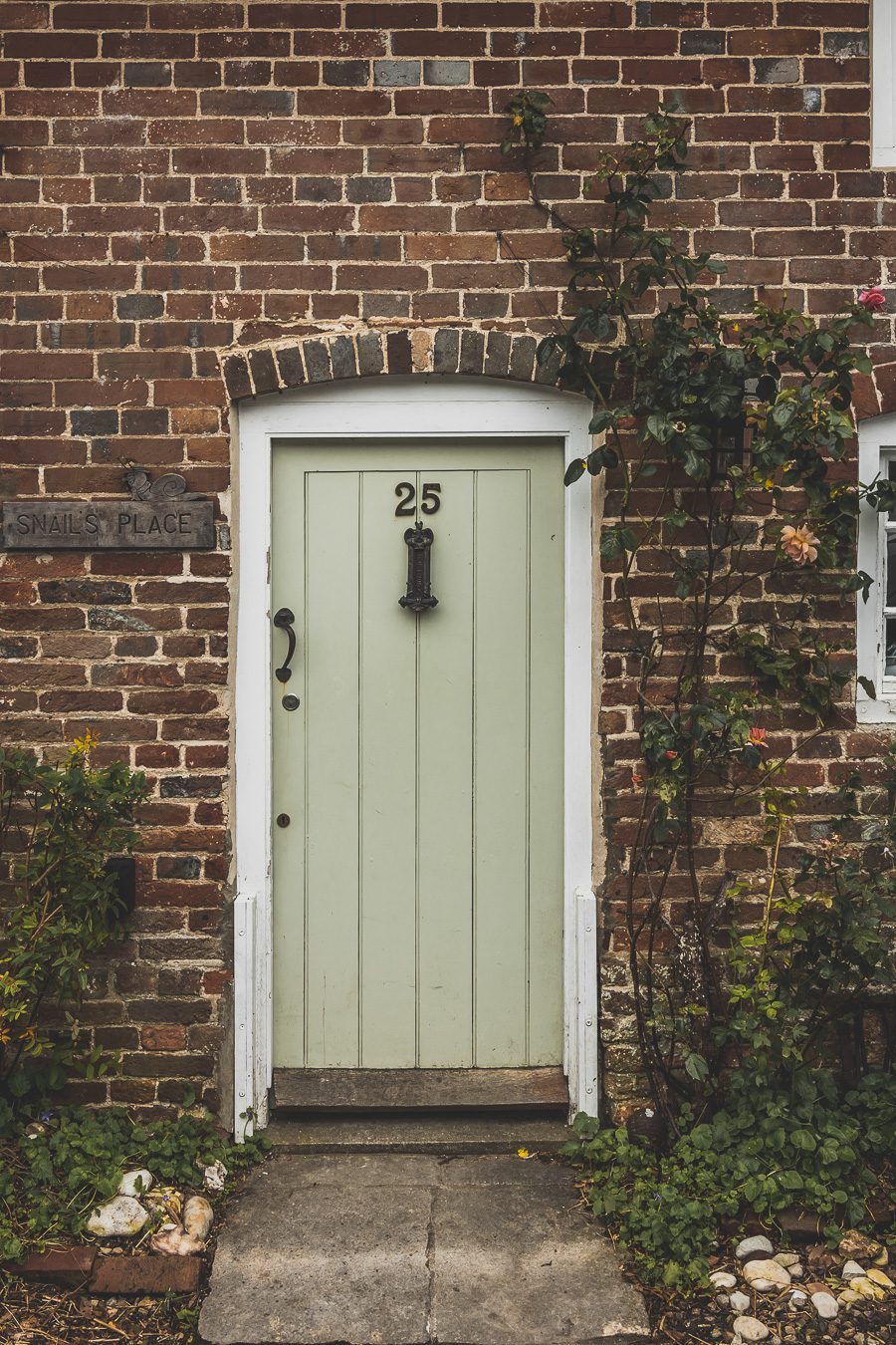 Découvrez la beauté du Dorset, une destination incontournable pour les amoureux de nature. Avec sa célèbre Côte jurassique, ses paysages à couper le souffle et ses charmants villages, le Dorset offre une expérience de voyage inoubliable. Partez en road trip dans le sud de l'Angleterre et explorez des sites emblématiques. Que vous soyez en couple, en famille ou entre amis, le Dorset vous promet des vacances en Europe superbes. Planifiez dès maintenant votre escapade au Dorset !