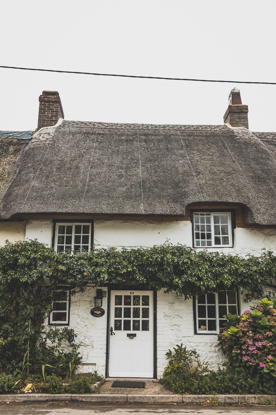 Découvrez la beauté du Dorset, une destination incontournable pour les amoureux de nature. Avec sa célèbre Côte jurassique, ses paysages à couper le souffle et ses charmants villages, le Dorset offre une expérience de voyage inoubliable. Partez en road trip dans le sud de l'Angleterre et explorez des sites emblématiques. Que vous soyez en couple, en famille ou entre amis, le Dorset vous promet des vacances en Europe superbes. Planifiez dès maintenant votre escapade au Dorset !